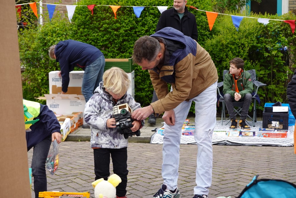 240427 Akkrum Koningsdag vrijmarkt 21  1000